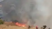 Tunceli'nin Nazımiye ilçesinde orman yangınına havadan ve karadan müdahale ediliyor