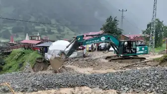 Uzungöl'de Heyelan Nedeniyle Yol Ulaşıma Kapandı