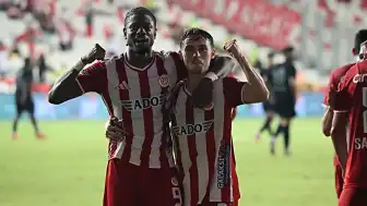 Antalyaspor, Van Spor FK'yı 3-0 Mağlup Etti