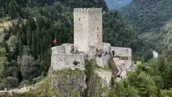 Balayı Rotaları Değişti: Çeşme ve Antalya Yerine Rize Yaylaları Tercih Ediliyor