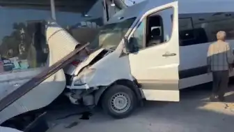 Şanlıurfa'da İşçi Servisi Dükkana Girdi: 10 Yaralı