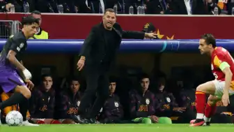 Okan Buruk, Barcelona Mağlubiyetinin Nedenlerini Değerlendirdi: "Baskı Yapıyoruz Ama..."