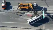 TEM Otoyolu'nda Midibüs Devrildi: 12 Yaralı