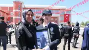 Sivas PMYO Mezuniyet Töreninde Duygusal Anlar: Şehit Polis Memuru C.O.'un Kızı Mesleğe İlk Adımını Attı
