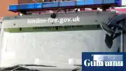 Londra Doğu Yakasında Demiryolu Şevinde Yangın: 100'den Fazla İtfaiyeci Müdahale Ediyor