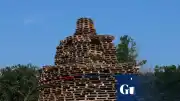 Belfast'ta Bonfire Etkinliği Sırasında Düşme Sonucu Bir Kişi Hayatını Kaybetti