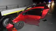Edirne'de yakıtı biten tıra çarpan otomobildeki sürücü yaşamını yitirdi