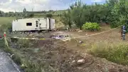 Isparta'da tur midibüsünün şarampole devrilmesi sonucu 4 kişi hayatını kaybetti, 26 kişi yaralandı