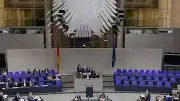 Almanya Federal Meclisi'nde Maaş Artışı Kararı Askıya Alındı