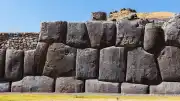 Antik Mühendislik Harikası Sacsayhuamán: Dev Taş Bloklar Harçsız Birleştirildi