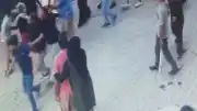 Eskişehir'de Çıkan Kavgada 2 Polis ve 7 Kişi Yaralandı, Güvenlik Kamerası Görüntüleri Ortaya Çıktı