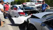 Kocaeli'de Zincirleme Trafik Kazası: 1'i Çocuk 3 Yaralı