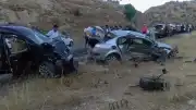 Mardin Midyat'ta Trafik Kazası: 8 Kişi Yaralandı
