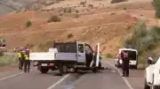 Sivas Divriği'de Şerit İhlali İddiasıyla Çarpışma: 1 Ölü, 2 Yaralı