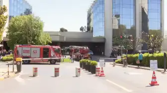 Beşiktaş'taki 20 Katlı Otelde Yangın: Misafirler Tahliye Edildi