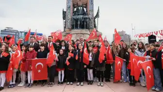 İBB Başkanvekili Nuri Aslan, 23 Nisan'da koltuğunu bir çocuğa devretti