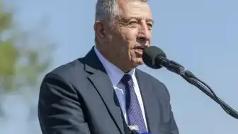 İzmir Güzelbahçe Belediye Başkanı M.G. ve 4 kişi gözaltına alındı
