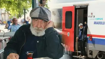 Eski Şirket Yöneticisi A.B., Mali Kriz Sonrası Hayatını Trenlerde Sürdürüyor
