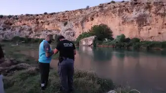 Adıyaman'da Göksu Çayında Akıntıya Kapılan Genç İçin Arama Çalışmaları Sürüyor