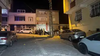 Esenyurt'ta İki Grup Arasında Silahlı Çatışma: O Anlar Kameralara Yansıdı