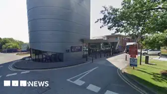 Surrey Üniversitesi'nde Bir Kişi Arbaletle Vuruldu: 21 Yaşında Bir Şüpheli Gözaltına Alındı