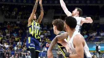 Basketbol Süper Ligi'nde Fenerbahçe Beko, A. Efes'i 1 Sayıyla Mağlup Etti: 60-59