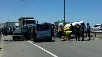 Karadeniz Sahil Yolu'nda Zincirleme Kaza: 2 Kişi Hayatını Kaybetti, 3 Yaralı