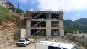 Kahramanmaraş'ın Andırın İlçesinde İnşaat İşçisi Ağır Yaralandı