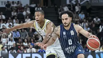 Anadolu Efes, Fenerbahçe Beko Karşısında Üstünlük Sağladı