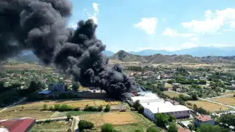 Denizli'deki Kauçuk Fabrikasında Yangın: Dron Görüntüleri Durumu Gözler Önüne Serdi