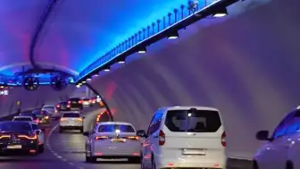 Avrasya Tüneli'nde Kaza: Trafik Durdu, Ekipler Çalışıyor
