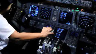 Florida Semalarında Tehlikeli Manevralar Yapan Pilot Hava Trafik Kontrolünü Ayağa Kaldırdı