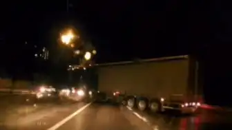 Bursa-Yalova Yolunda TIR Makaslayarak Kaza Yaptı: Trafik Durdu
