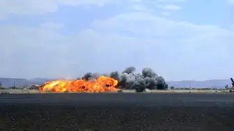Yemen'de Gerilim Tırmanıyor: Sana Uluslararası Havalimanı Hedef Alındı