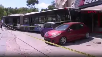 Ankara Mamak'ta Otobüs İş Yerine Girdi: 7 Yaralı