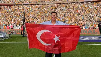 Acun Ilıcalı, Hull City'nin Premier Lig'e Yükselişini Taraftarlarla Kutladı