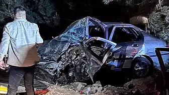 Adana'da Trafik Kazası: 2 Kişi Hayatını Kaybetti, 3 Yaralı