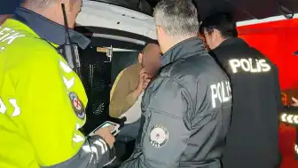 Aksaray'da Alkollü Sürücü Park Halindeki Araca Çarptı: 2.30 Promil Alkol ve 50 Bin TL Ceza