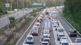 Anadolu Otoyolu Düzce Geçişinde Trafik Yoğunluğu