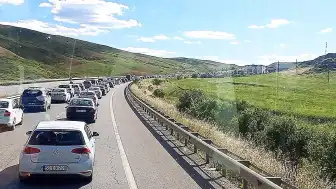 Bayram Dönüşü Trabzon'dan Batıya Yollar Kilitlendi: Ankara ve İzmir'de Trafik Felç