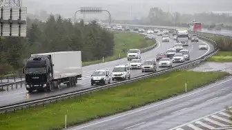 Bayram Tatili Trafiği Anadolu Otoyolu'nda Yoğunluğa Neden Oldu