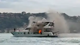 Bebek Sahili'nde Tur Teknesinde Yangın: 3 Mürettebat Kurtuldu