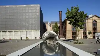 Bilgi Üniversitesi Yeniden Faaliyete Başladı