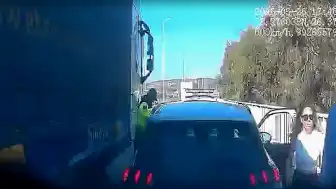 Çeşme'de Güvenlik Önlemi Alan Uzman Çavuşa TIR Çarptı: 1 Yaralı