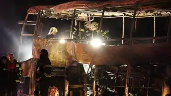 Denizli'de Otobüs Bariyerlere Çarparak Alev Aldı: 8 Kişi Hayatını Kaybetti
