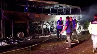 Denizli'de Otobüs Yangınında 7 Kişi Hayatını Kaybetti, 30 Kişi Yaralandı