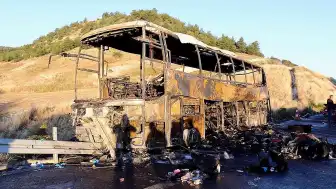 Denizli'de Otobüs Yangınında 8 Kişi Hayatını Kaybetti, 33 Kişi Yaralandı