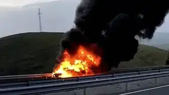 Elazığ'da Seyir Halindeki Otomobil Alev Aldı