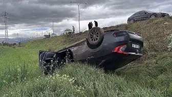 Erzincan'da Trafik Kazası: 4 Yaralı, 2'si Çocuk
