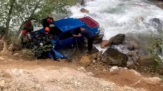 Giresun'da Dereye Uçan Otomobilde 2 Kişi Hayatını Kaybetti, 1 Yaralı